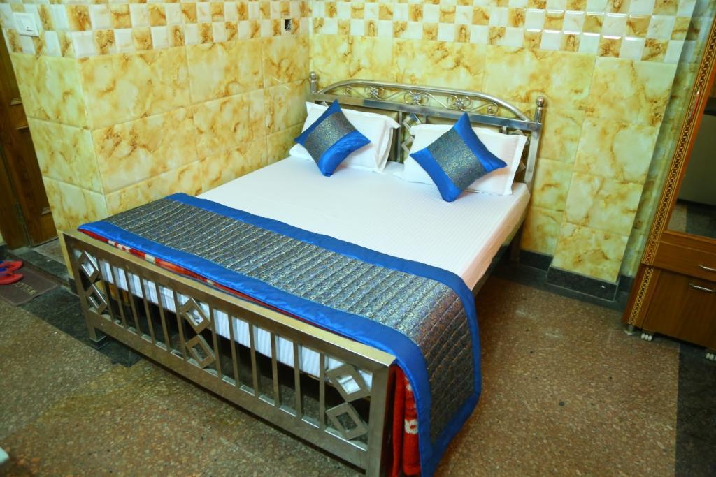 Hotel Ayesha Palace Дели Экстерьер фото